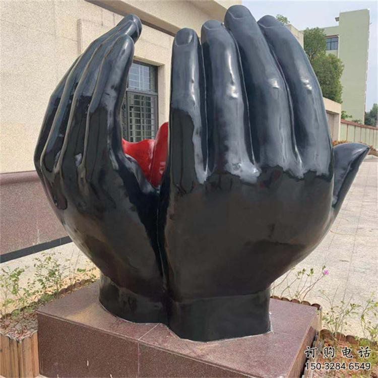 火球雕塑選用，美陳雕塑，鑄銅手托火球雕塑廠家