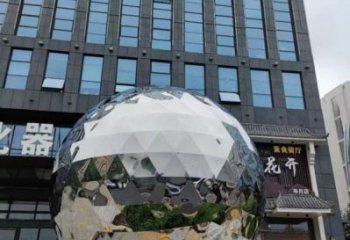 鏡面球雕塑承接，街頭藝術，不銹鋼球雕塑廠家