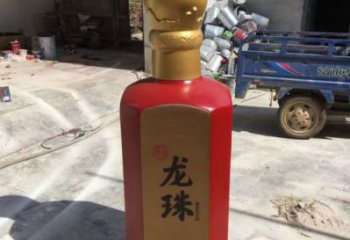 街道酒瓶雕塑，鍛造景觀雕塑，彩繪效果