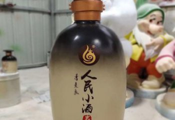 酒瓶雕塑服務(wù)商，美陳雕塑，玻璃鋼酒瓶雕塑精選