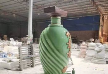 酒瓶雕塑展品，公園小品，城市玻璃鋼酒瓶雕塑供需