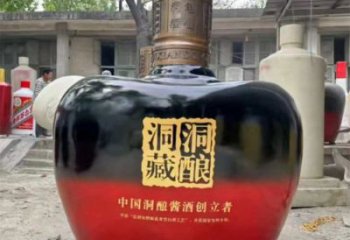 洋酒瓶雕塑點(diǎn)擊，景觀雕塑，別墅玻璃鋼洋酒瓶雕塑供求