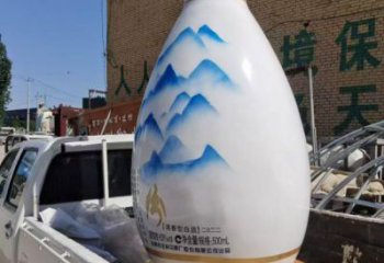 洋酒瓶雕塑定價(jià)，街頭雕塑，玻璃鋼洋酒瓶雕塑制作