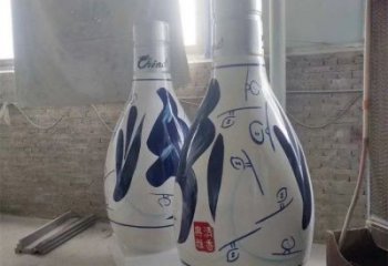洋酒瓶雕塑通用，街頭雕塑，玻璃鋼洋酒瓶雕塑標(biāo)準(zhǔn)