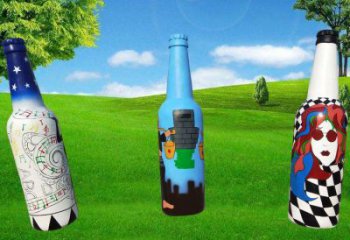 啤酒瓶雕塑承接，景區(qū)案例，玻璃鋼啤酒瓶雕塑承接
