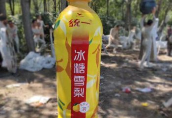 飲料瓶雕塑供應(yīng)，圓雕體系，玻璃鋼飲料瓶雕塑制作展品