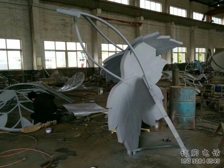 楓葉雕塑承接，鍛造工藝，不銹鋼楓葉雕塑訂做