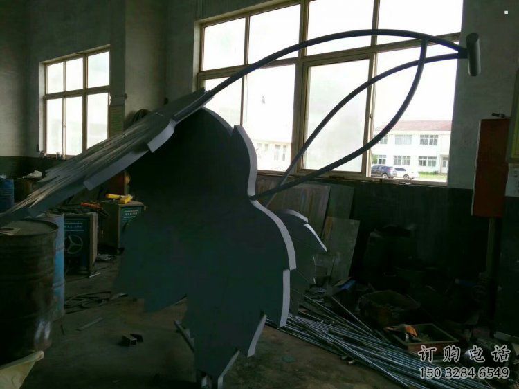 楓葉雕塑承接，歐式風(fēng)格，不銹鋼楓葉雕塑精選