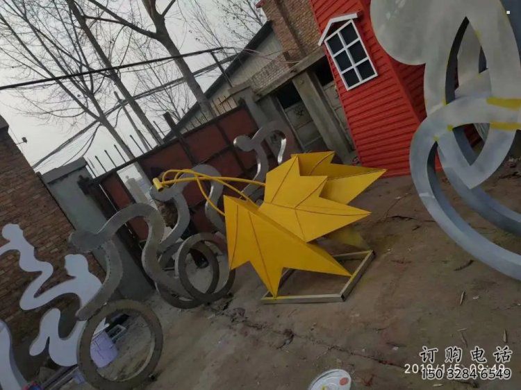 楓葉雕塑制作，園林裝飾，建筑烤漆楓葉雕塑廠家