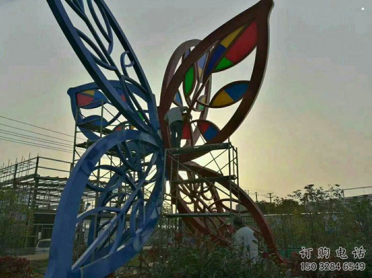 燈光樹葉景觀雕塑，小區(qū)雕塑，景觀燈光樹葉雕塑提供