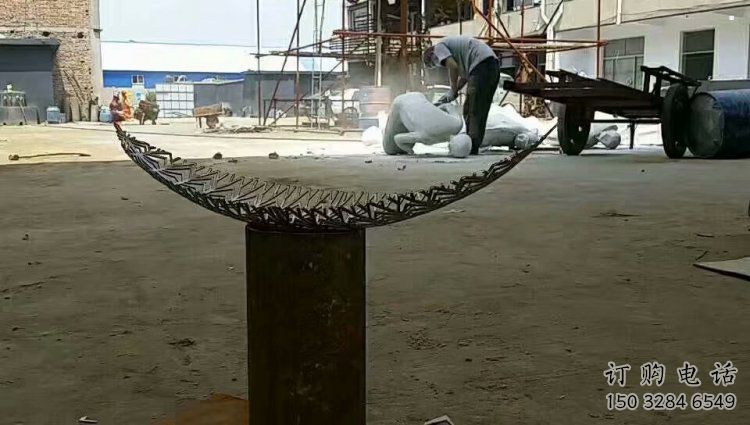 鏤空樹葉雕塑制作，公園小品，鏡面鏤空樹葉雕塑優(yōu)選