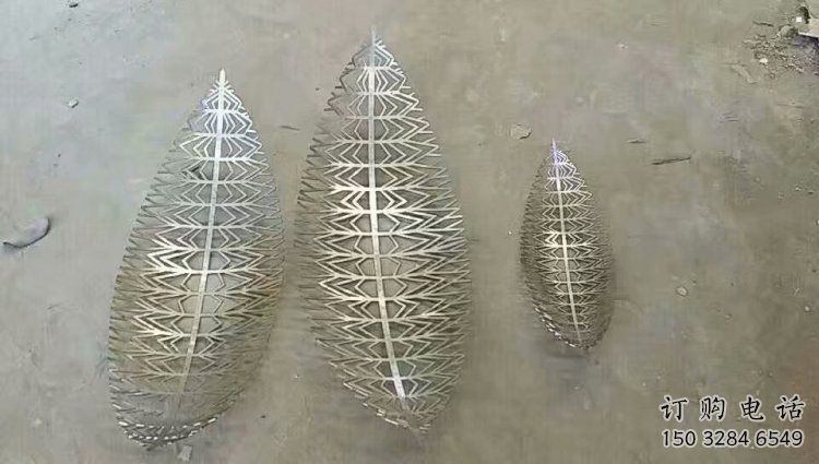 制造鏤空樹葉雕塑廠家，鋼管組合，鏡面鏤空樹葉雕塑常用
