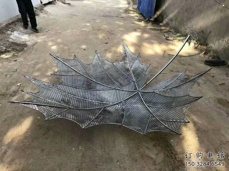 鏤空樹(shù)葉雕塑生產(chǎn)商，城市雕塑，鐵藝樹(shù)葉雕塑制造廠家