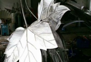 楓葉雕塑觀賞型，街景小品，金屬楓葉雕塑主題常用