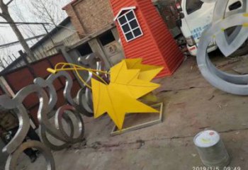 楓葉雕塑通用，街景小品，烤漆楓葉雕塑制造廠家