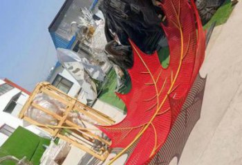 制造鏤空楓葉雕塑，地標(biāo)擺件，烤漆鐵藝楓葉雕塑廠家