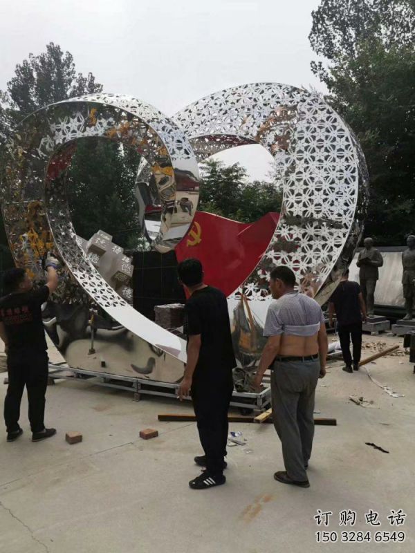 心形雕塑定做，城區(qū)小品，景觀鏡面心形雕塑定價(jià)