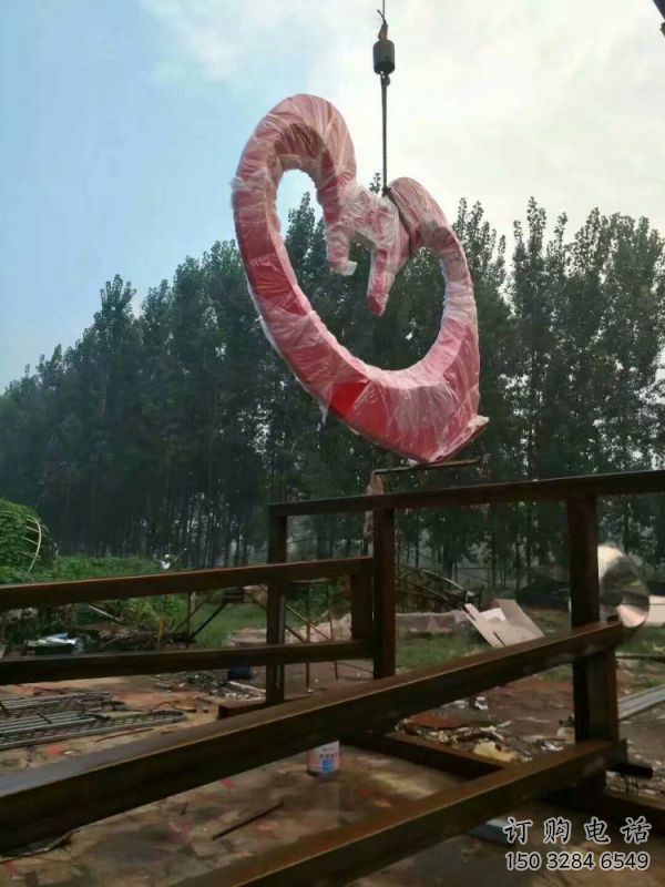 愛心雕塑提供，美陳雕塑，景觀烤漆愛心雕塑承接