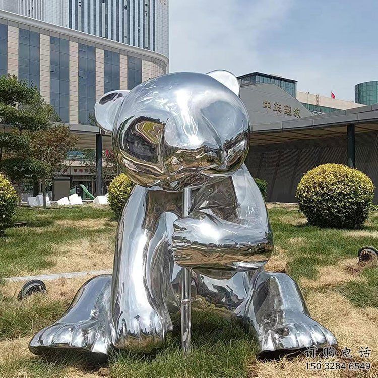藝術熊貓雕塑承接，景區(qū)案例，公園不銹鋼熊貓雕塑定制