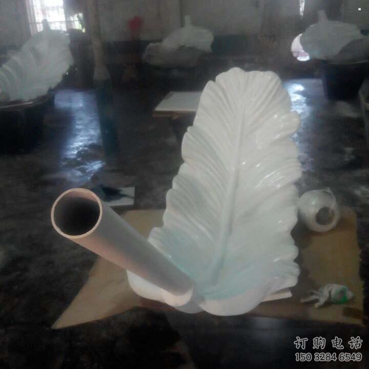 羽毛雕塑服務(wù)商，噴泉雕塑，玻璃鋼羽毛雕塑訂做