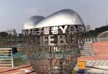 心形球雕塑觀賞型，街景小品，不銹鋼心形球雕塑常用