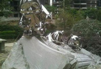 熊貓雕塑擺件優(yōu)選，陸地?cái)[件，園林不銹鋼熊貓雕塑供應(yīng)