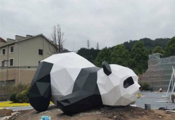 鍛鋼熊貓雕塑選用，小區(qū)擺件，大型切面熊貓雕塑公司