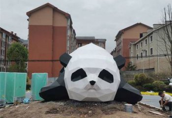 熊貓雕塑預(yù)定，城區(qū)小品，烤漆切面熊貓雕塑制造商
