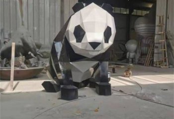 熊貓雕塑制造，白鋼構(gòu)件，幾何切面熊貓雕塑提供