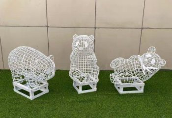 廣場(chǎng)熊貓雕塑優(yōu)價(jià)，鋼管組合，鏤空熊貓雕塑廠家