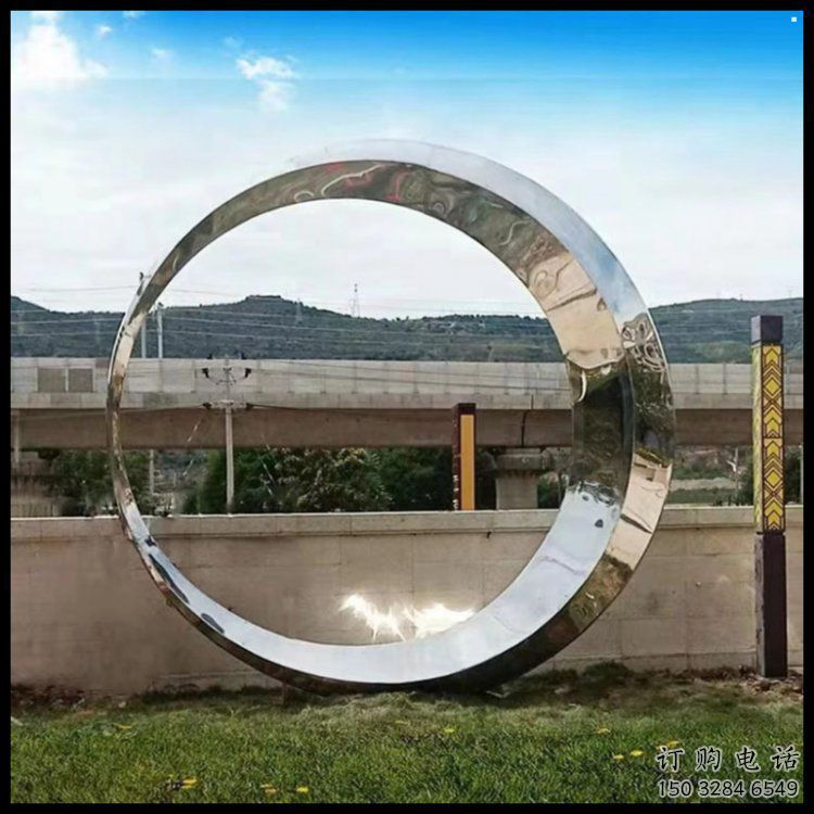 月牙雕塑擺件供需，彩鋼制作，大型鏤空月牙雕塑公司
