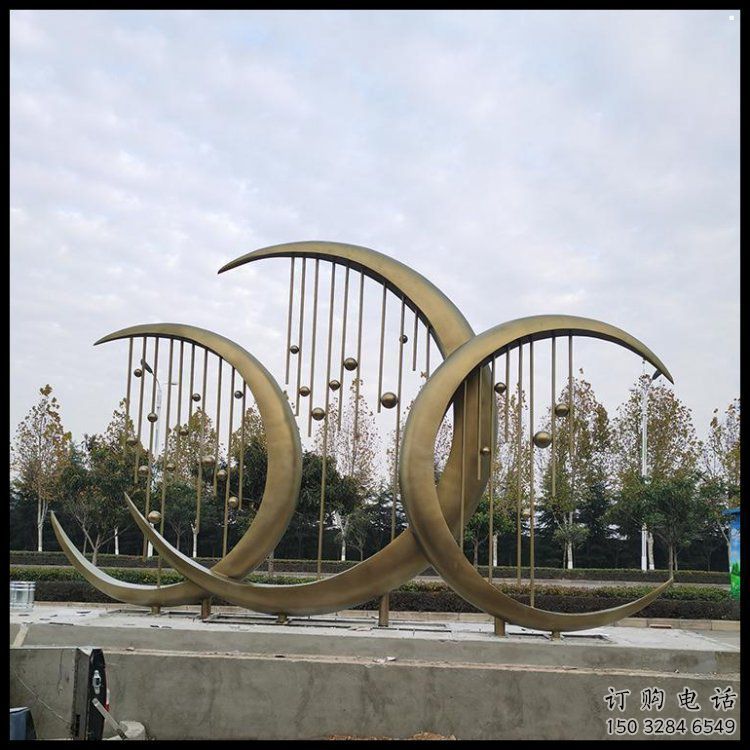 大型月亮雕塑公司，花園小品，月亮水簾雕塑廠家提供
