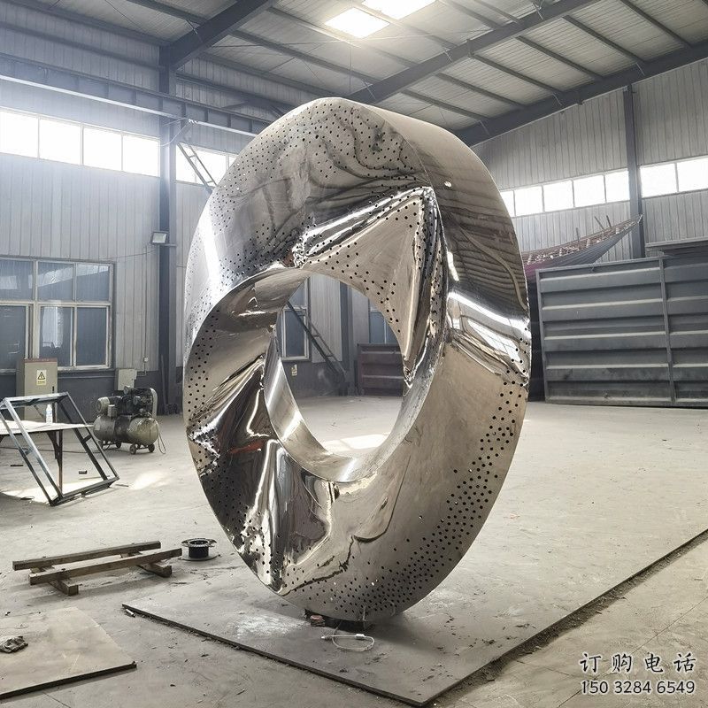 鈦金圓圈雕塑制造，廣場雕塑，制造不銹鋼圓圈雕塑批發(fā)