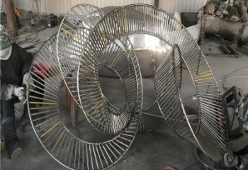 圓環(huán)雕塑供需，美陳雕塑，歐式鏤空?qǐng)A環(huán)雕塑承接
