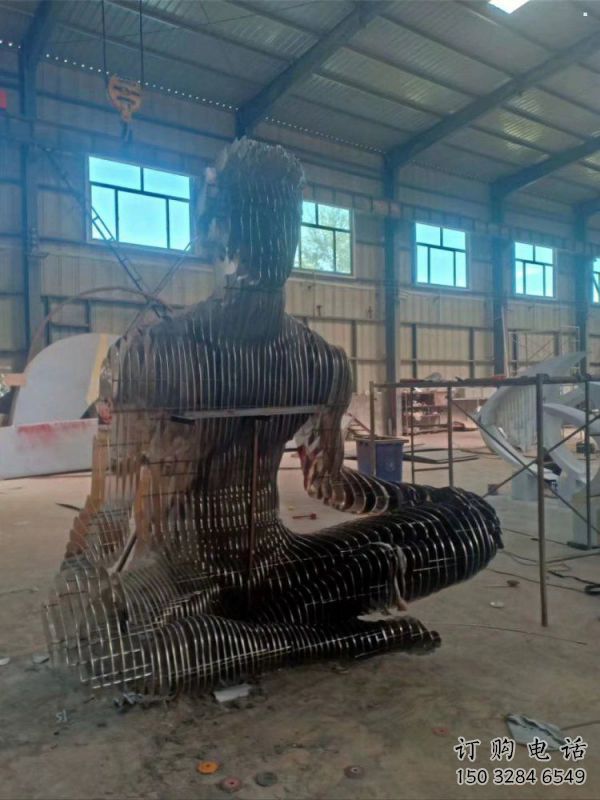 鏤空編織人物雕塑制造，白鋼構(gòu)件，鐵藝人物雕塑提供