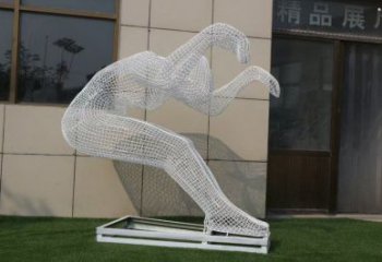 戶外鏤空體育雕塑通用，運(yùn)動(dòng)員雕塑，鐵藝人物雕塑供應(yīng)
