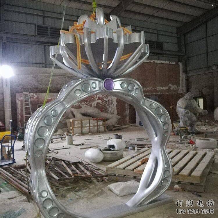 不銹鋼鉆戒雕塑制造，白鋼構(gòu)件，鉆戒雕塑提供