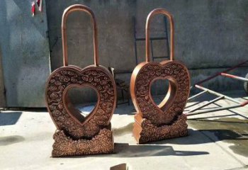 現(xiàn)代藝銅鎖子雕塑展品，室外軟裝，銅鎖子雕塑訂做