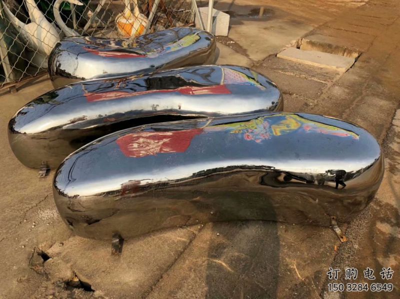 安順坐凳雕塑，小區(qū)園林雕塑，不銹鋼鏡面效果
