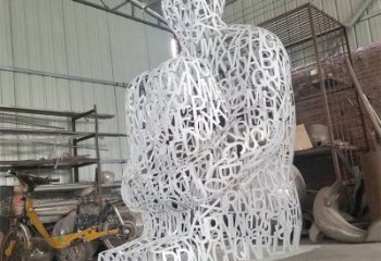 益陽大型鏤空人物雕塑常用，戶外擺放，鐵藝字母人物雕塑展示