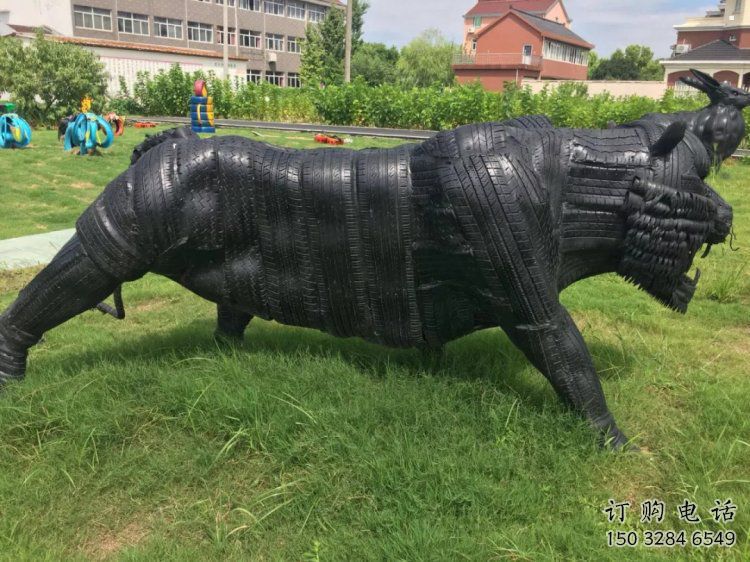 黃南輪胎牛雕塑承接，鍛造工藝，仿銅輪胎牛雕塑訂做