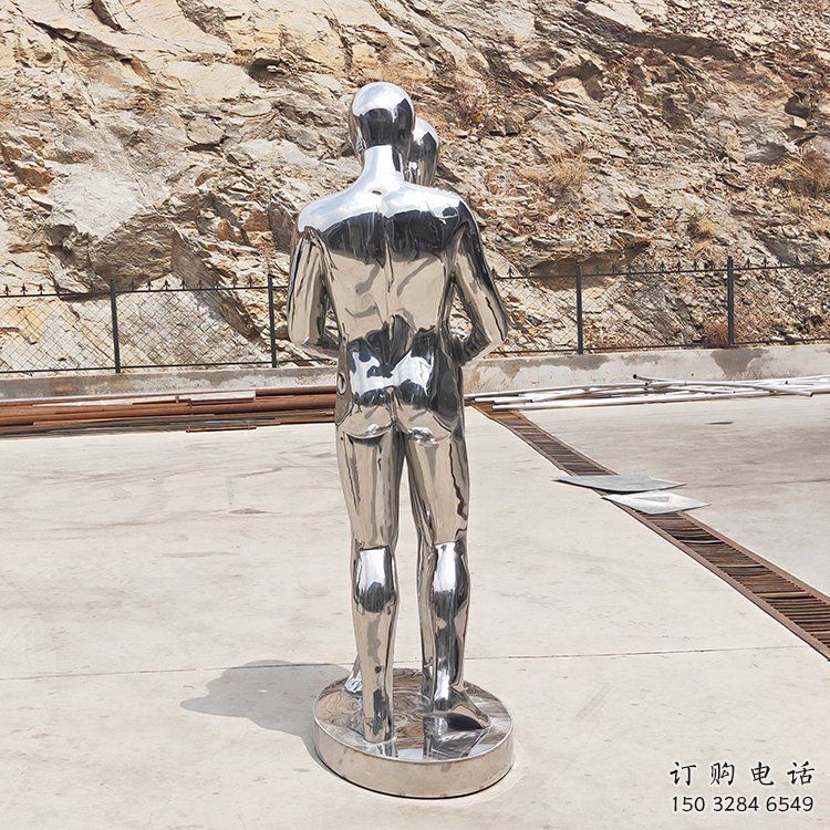 菏澤廣場(chǎng)情侶雕塑
