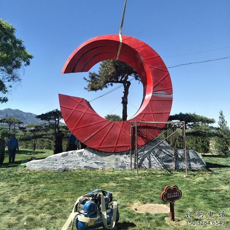 萬(wàn)州草地精神堡壘雕塑